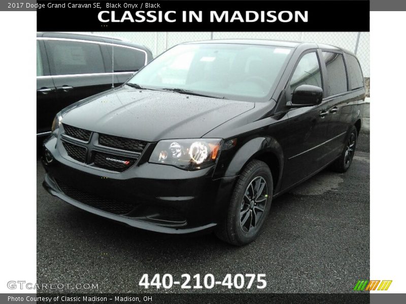 Black Onyx / Black 2017 Dodge Grand Caravan SE