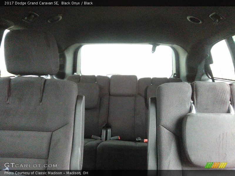 Black Onyx / Black 2017 Dodge Grand Caravan SE