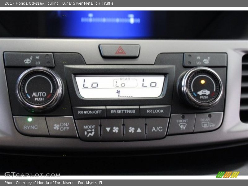 Lunar Silver Metallic / Truffle 2017 Honda Odyssey Touring