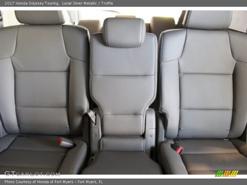 Lunar Silver Metallic / Truffle 2017 Honda Odyssey Touring