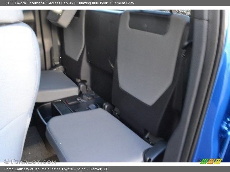 Blazing Blue Pearl / Cement Gray 2017 Toyota Tacoma SR5 Access Cab 4x4