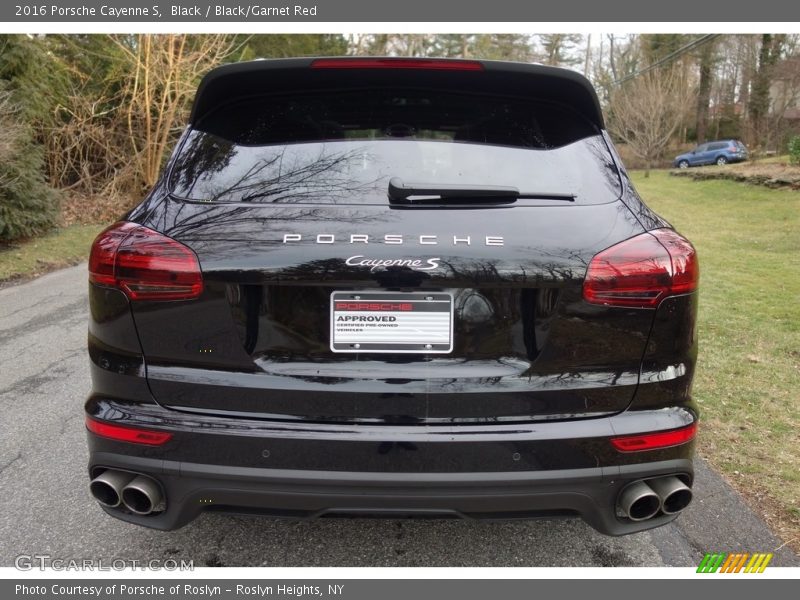 Black / Black/Garnet Red 2016 Porsche Cayenne S