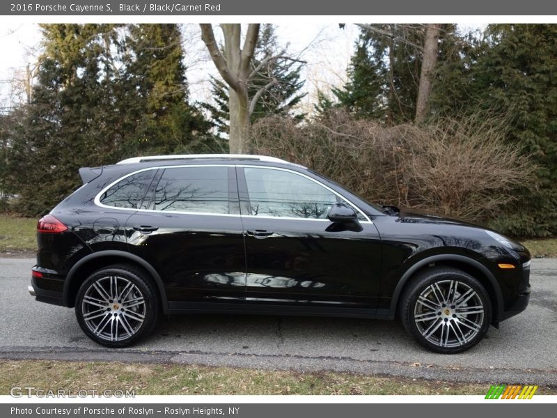 Black / Black/Garnet Red 2016 Porsche Cayenne S