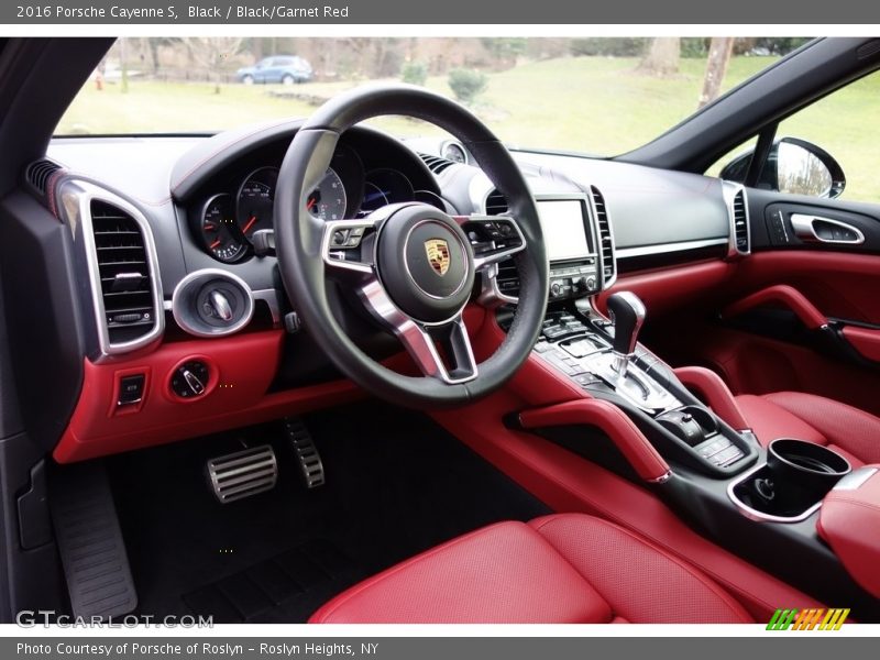 Black / Black/Garnet Red 2016 Porsche Cayenne S
