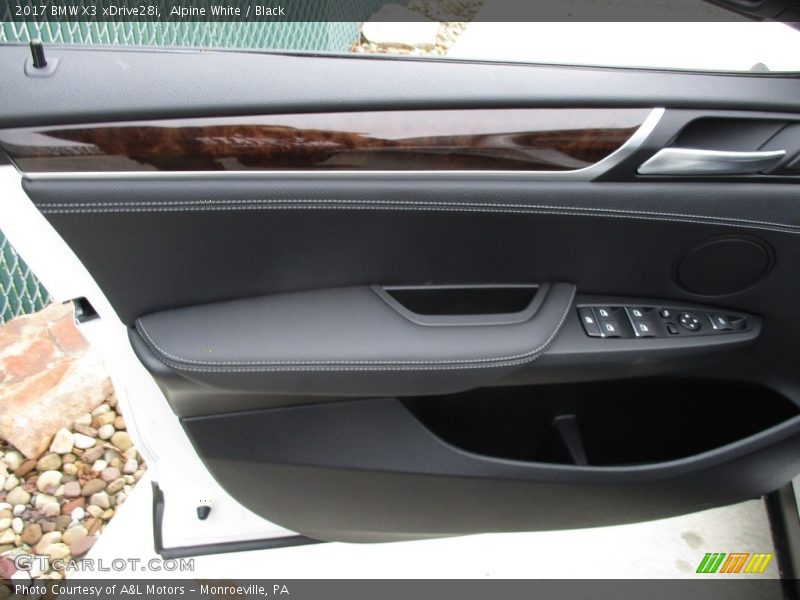 Alpine White / Black 2017 BMW X3 xDrive28i