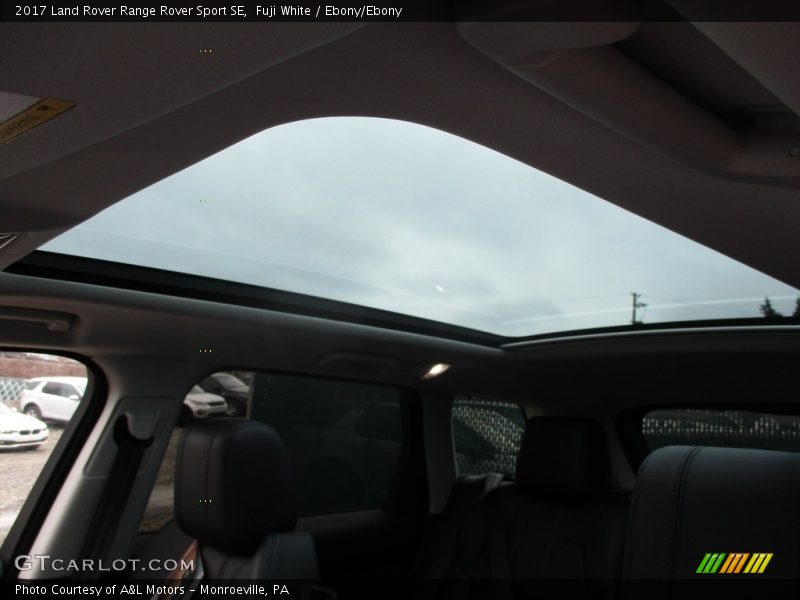Fuji White / Ebony/Ebony 2017 Land Rover Range Rover Sport SE