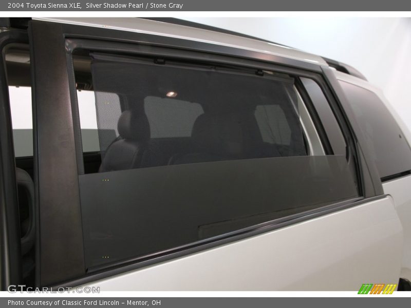 Silver Shadow Pearl / Stone Gray 2004 Toyota Sienna XLE