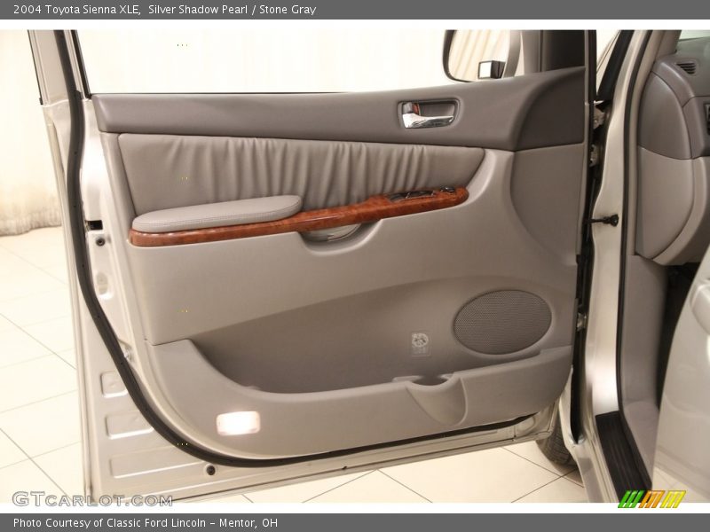 Silver Shadow Pearl / Stone Gray 2004 Toyota Sienna XLE