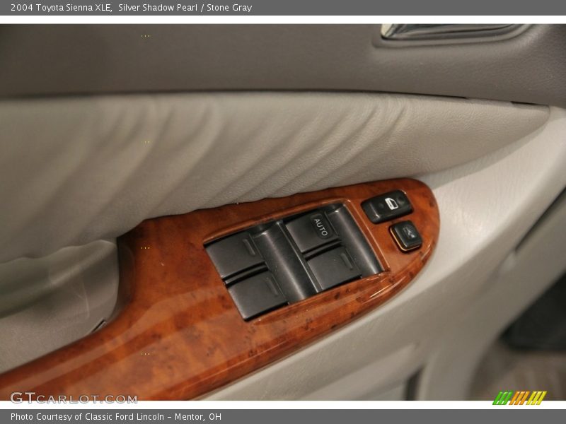 Silver Shadow Pearl / Stone Gray 2004 Toyota Sienna XLE