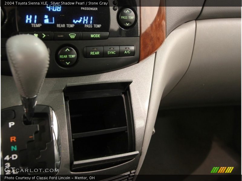 Silver Shadow Pearl / Stone Gray 2004 Toyota Sienna XLE