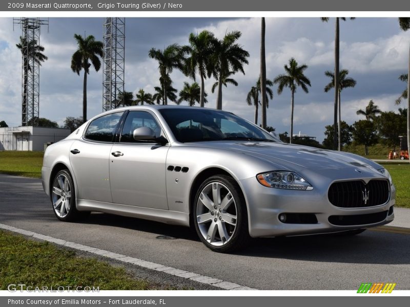 Front 3/4 View of 2009 Quattroporte 