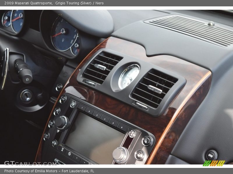 Grigio Touring (Silver) / Nero 2009 Maserati Quattroporte