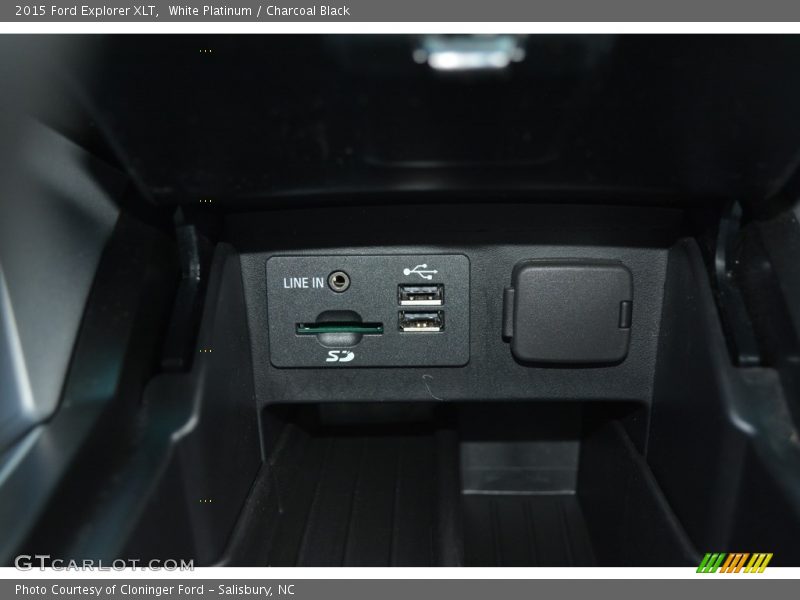 White Platinum / Charcoal Black 2015 Ford Explorer XLT