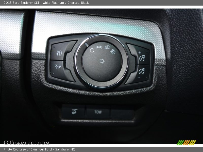White Platinum / Charcoal Black 2015 Ford Explorer XLT