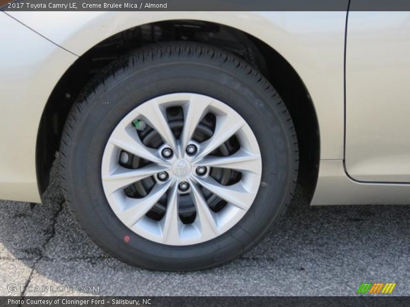 Creme Brulee Mica / Almond 2017 Toyota Camry LE