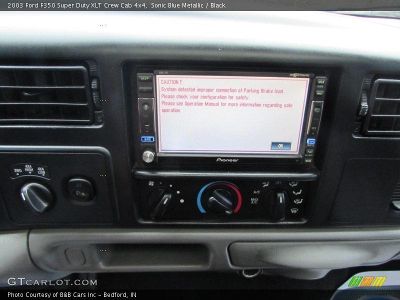 Sonic Blue Metallic / Black 2003 Ford F350 Super Duty XLT Crew Cab 4x4
