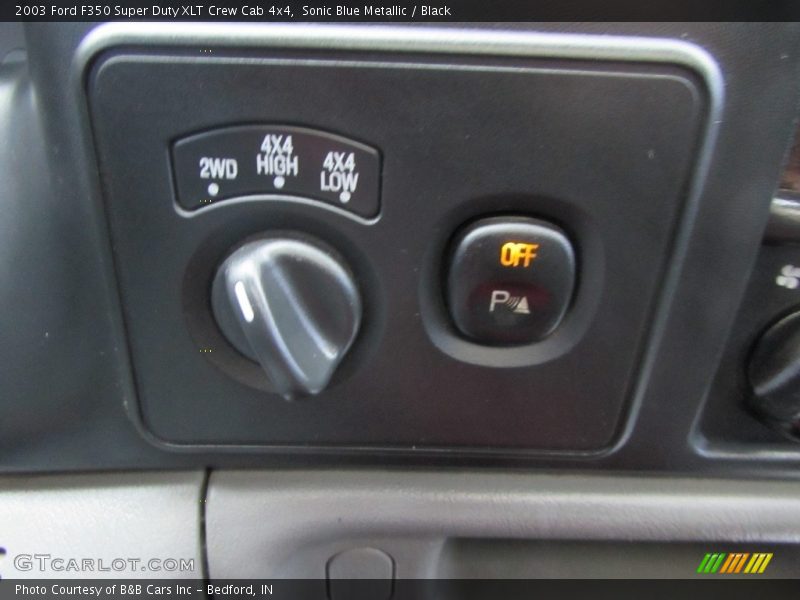Sonic Blue Metallic / Black 2003 Ford F350 Super Duty XLT Crew Cab 4x4