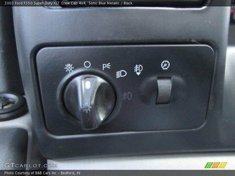 Sonic Blue Metallic / Black 2003 Ford F350 Super Duty XLT Crew Cab 4x4