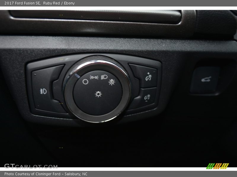 Ruby Red / Ebony 2017 Ford Fusion SE