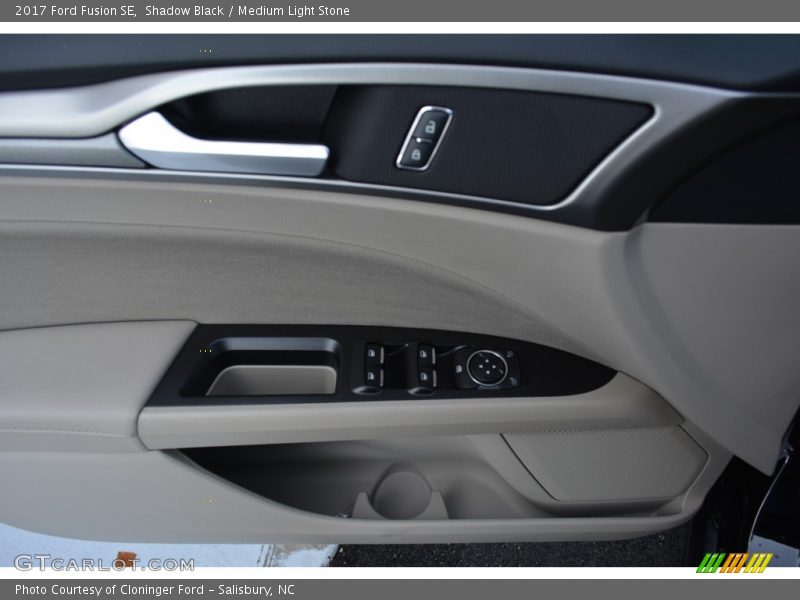 Shadow Black / Medium Light Stone 2017 Ford Fusion SE