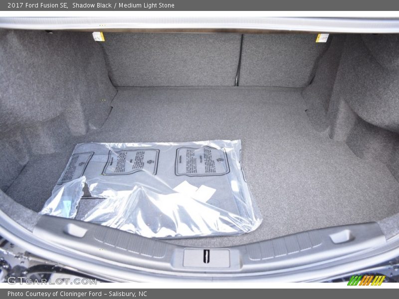 Shadow Black / Medium Light Stone 2017 Ford Fusion SE