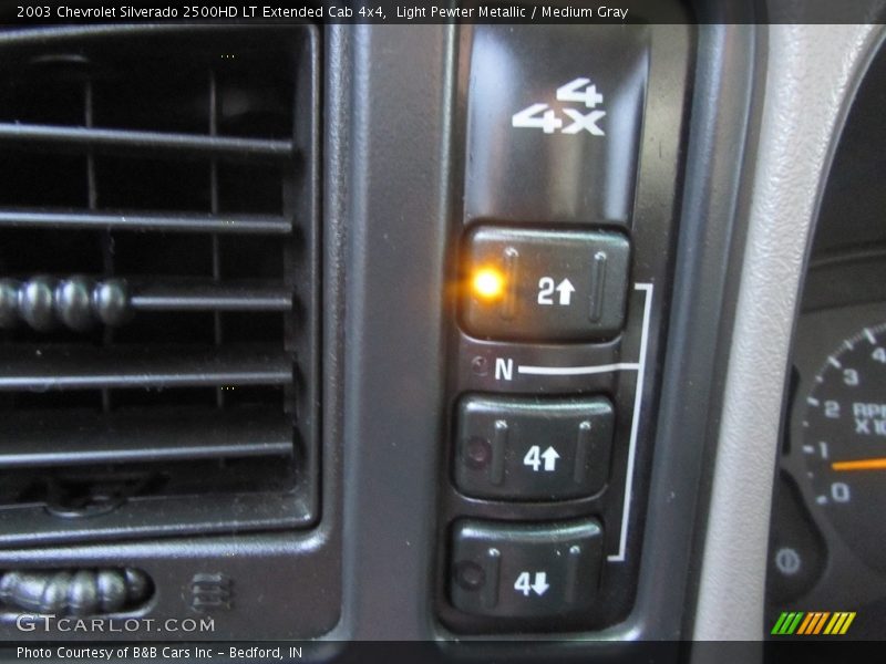 Light Pewter Metallic / Medium Gray 2003 Chevrolet Silverado 2500HD LT Extended Cab 4x4
