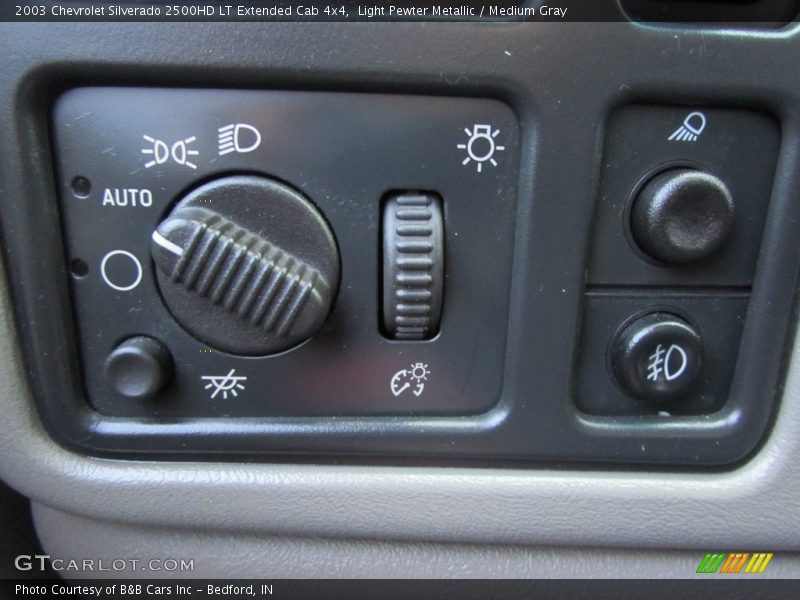 Light Pewter Metallic / Medium Gray 2003 Chevrolet Silverado 2500HD LT Extended Cab 4x4