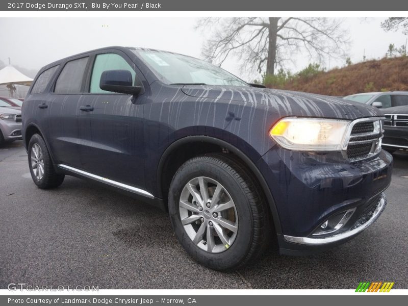 Front 3/4 View of 2017 Durango SXT