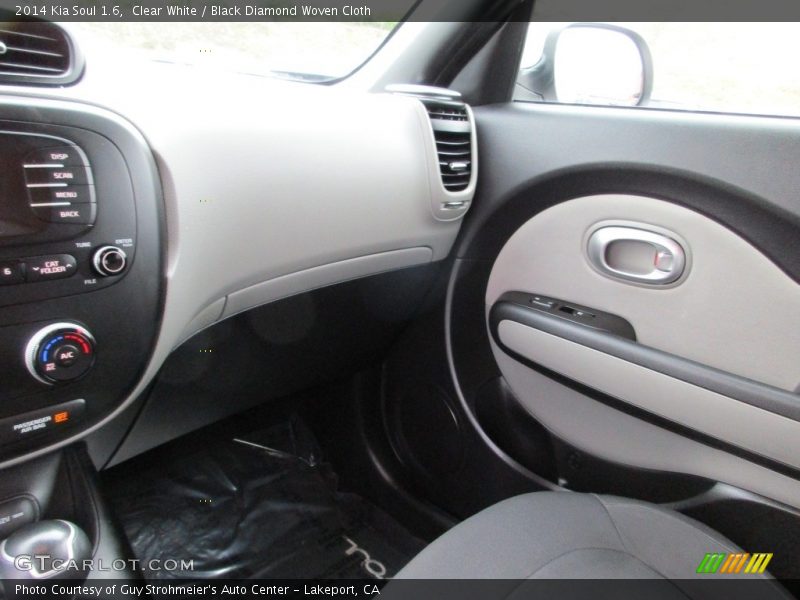 Clear White / Black Diamond Woven Cloth 2014 Kia Soul 1.6