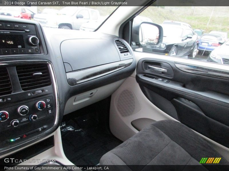 True Blue Pearl / Black/Light Graystone 2014 Dodge Grand Caravan SXT