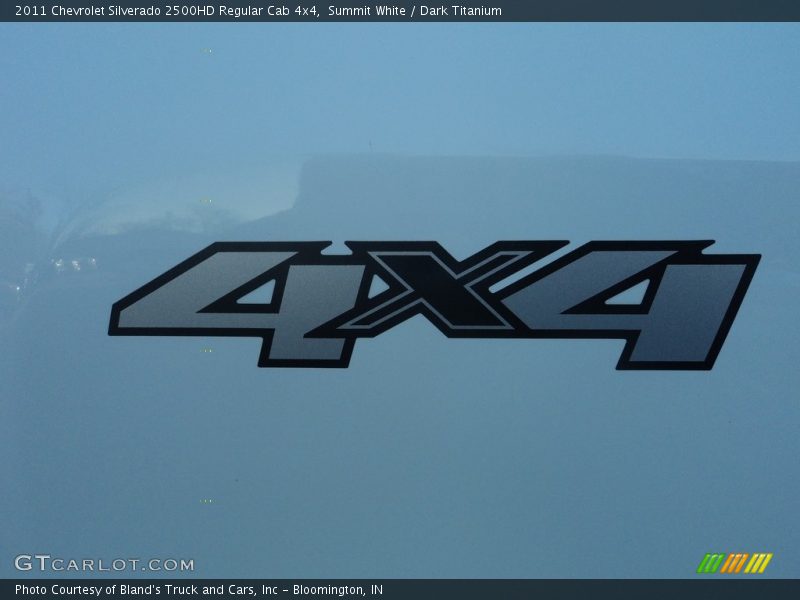 Summit White / Dark Titanium 2011 Chevrolet Silverado 2500HD Regular Cab 4x4