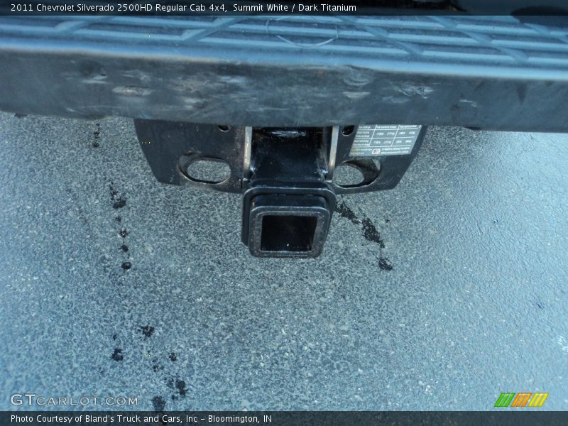 Summit White / Dark Titanium 2011 Chevrolet Silverado 2500HD Regular Cab 4x4