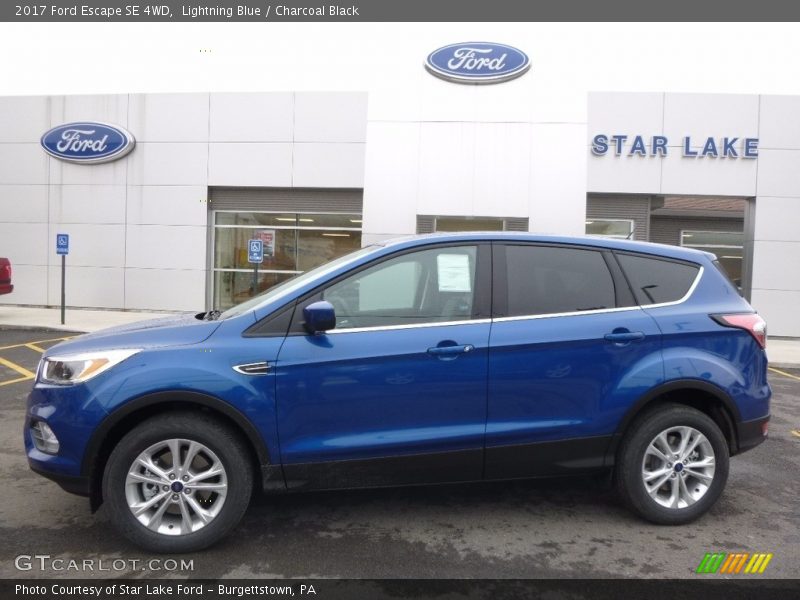Lightning Blue / Charcoal Black 2017 Ford Escape SE 4WD