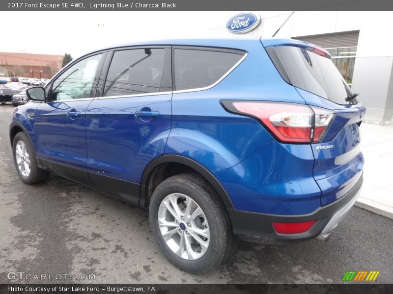 Lightning Blue / Charcoal Black 2017 Ford Escape SE 4WD