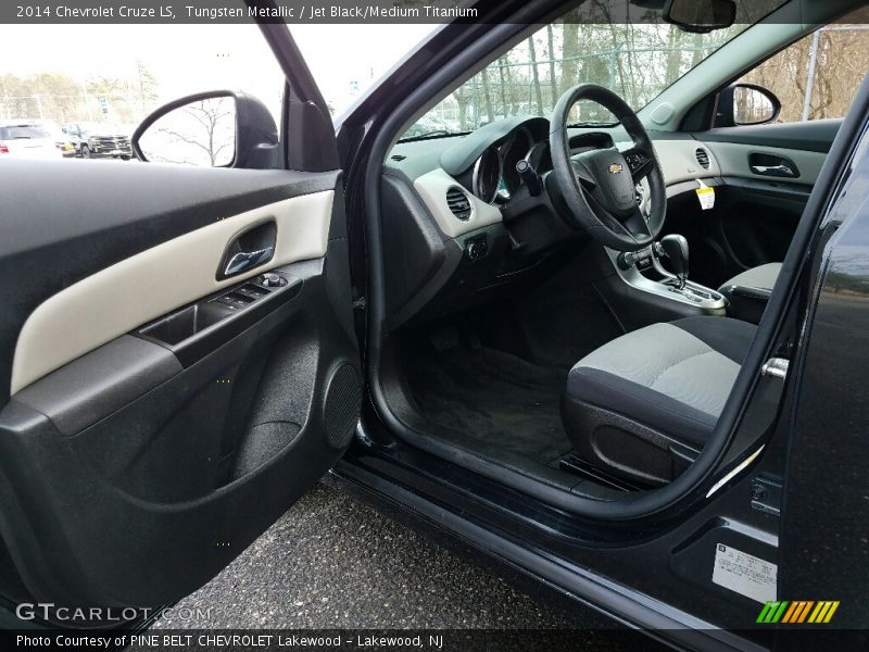 Tungsten Metallic / Jet Black/Medium Titanium 2014 Chevrolet Cruze LS