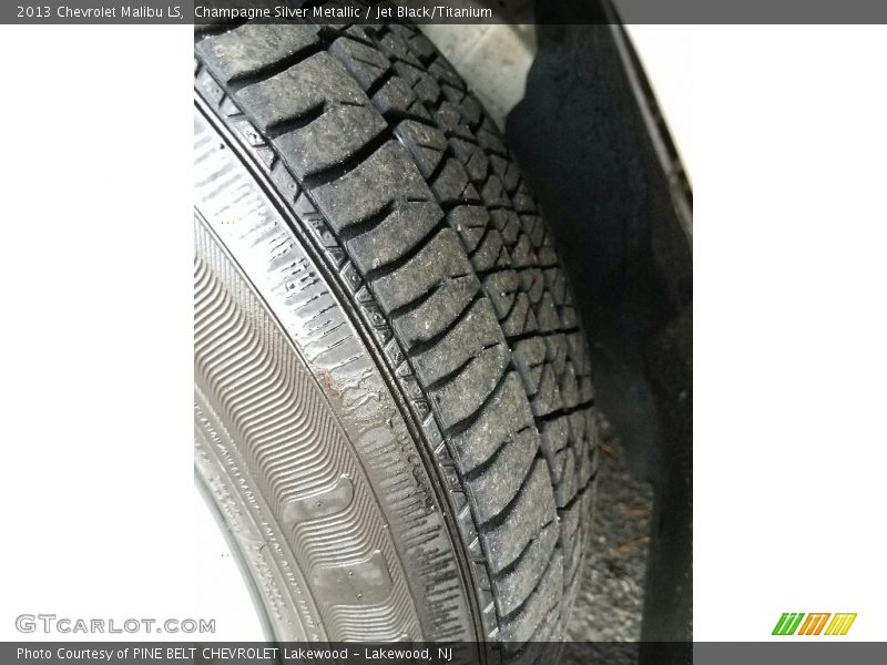 Champagne Silver Metallic / Jet Black/Titanium 2013 Chevrolet Malibu LS