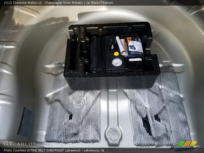 Champagne Silver Metallic / Jet Black/Titanium 2013 Chevrolet Malibu LS