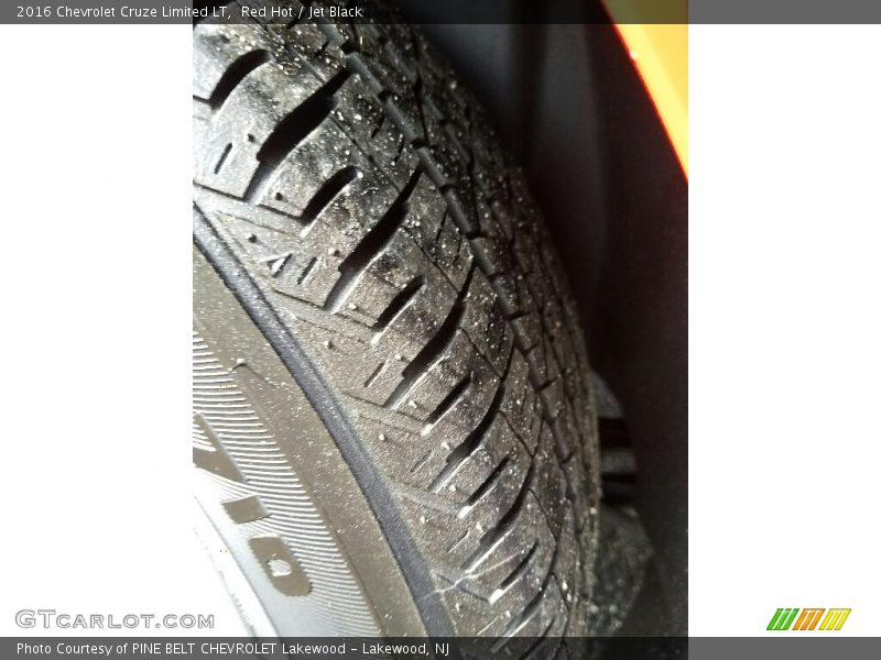 Red Hot / Jet Black 2016 Chevrolet Cruze Limited LT