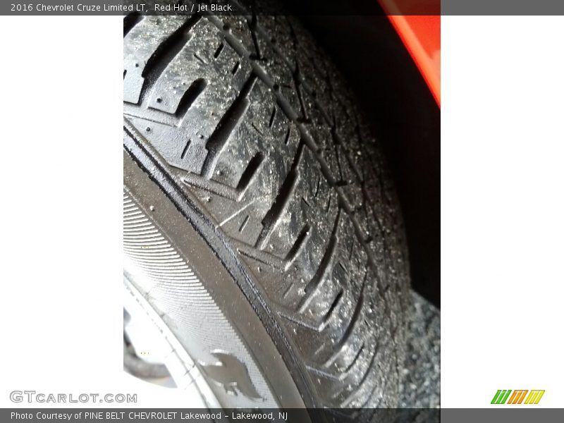 Red Hot / Jet Black 2016 Chevrolet Cruze Limited LT