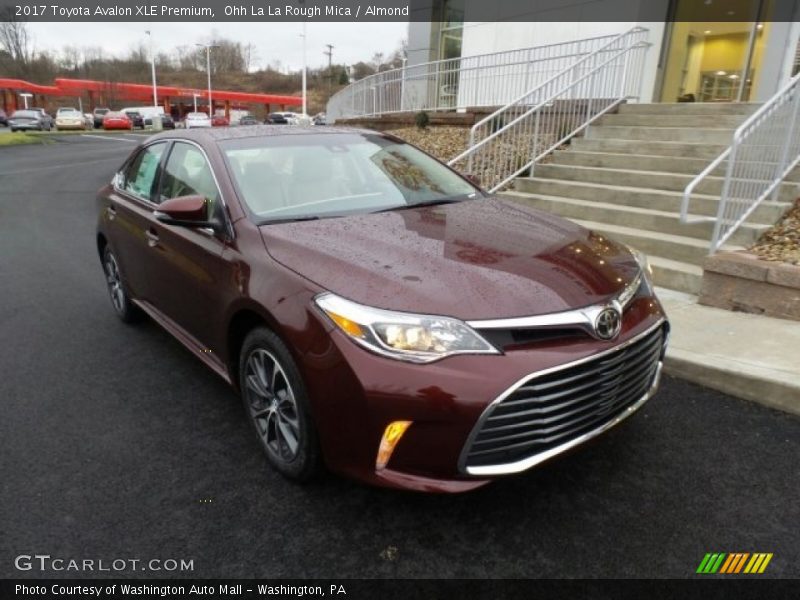 Front 3/4 View of 2017 Avalon XLE Premium