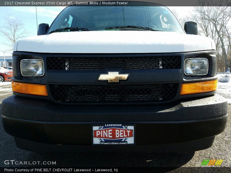 Summit White / Medium Pewter 2017 Chevrolet Express 3500 Cargo WT