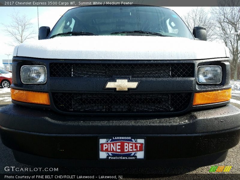 Summit White / Medium Pewter 2017 Chevrolet Express 3500 Cargo WT