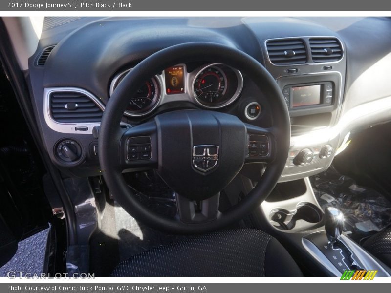 Pitch Black / Black 2017 Dodge Journey SE