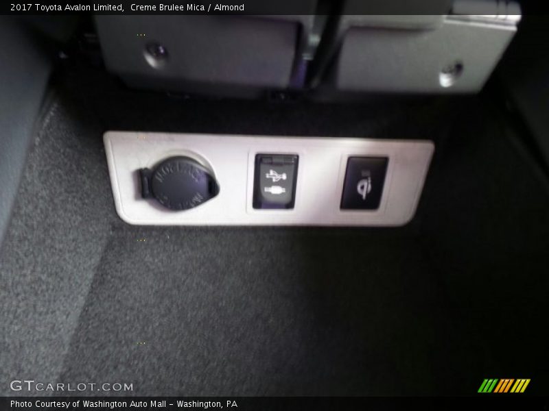 Creme Brulee Mica / Almond 2017 Toyota Avalon Limited