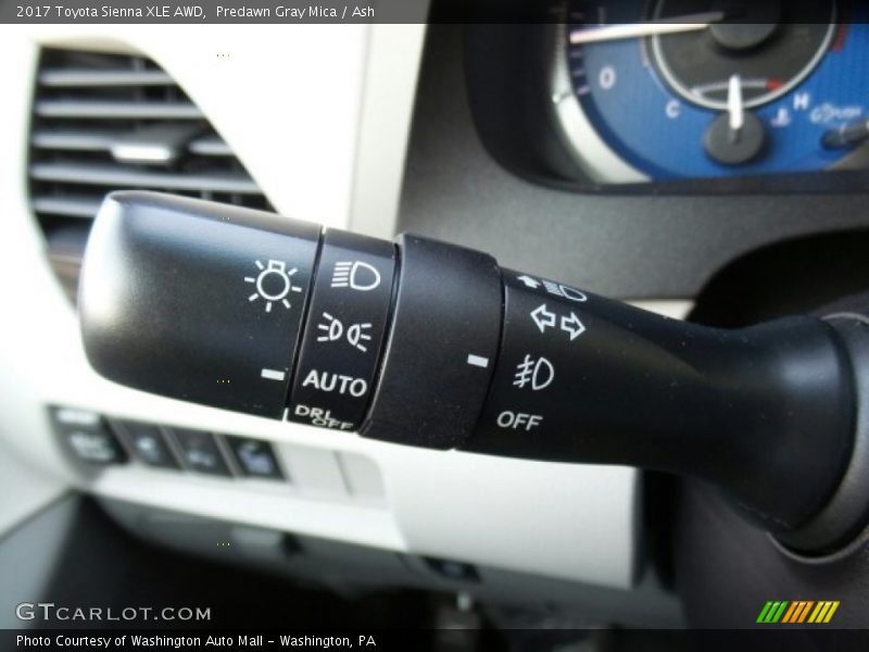 Controls of 2017 Sienna XLE AWD