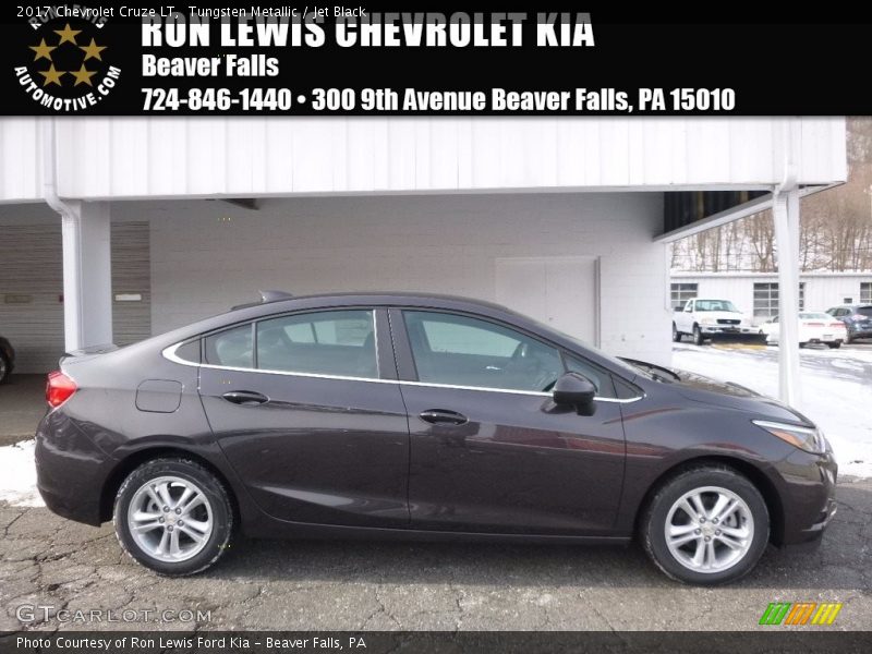 Tungsten Metallic / Jet Black 2017 Chevrolet Cruze LT