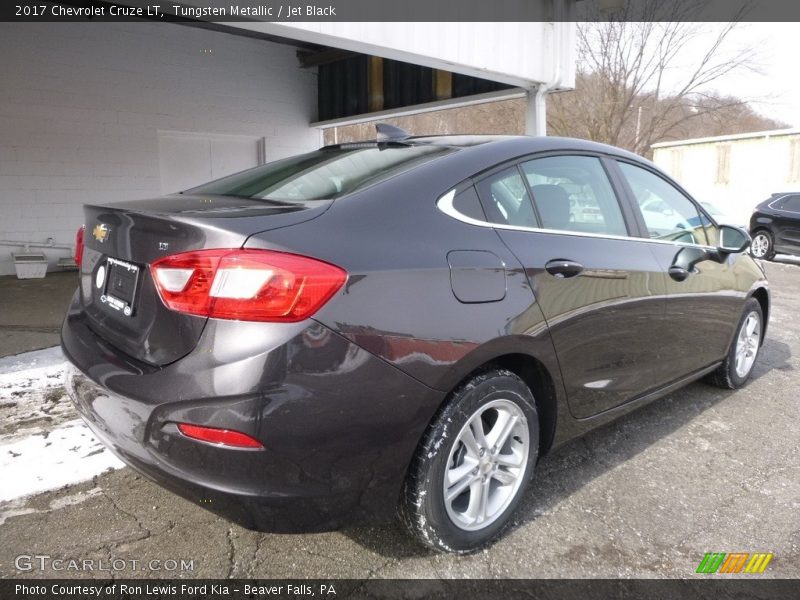 Tungsten Metallic / Jet Black 2017 Chevrolet Cruze LT