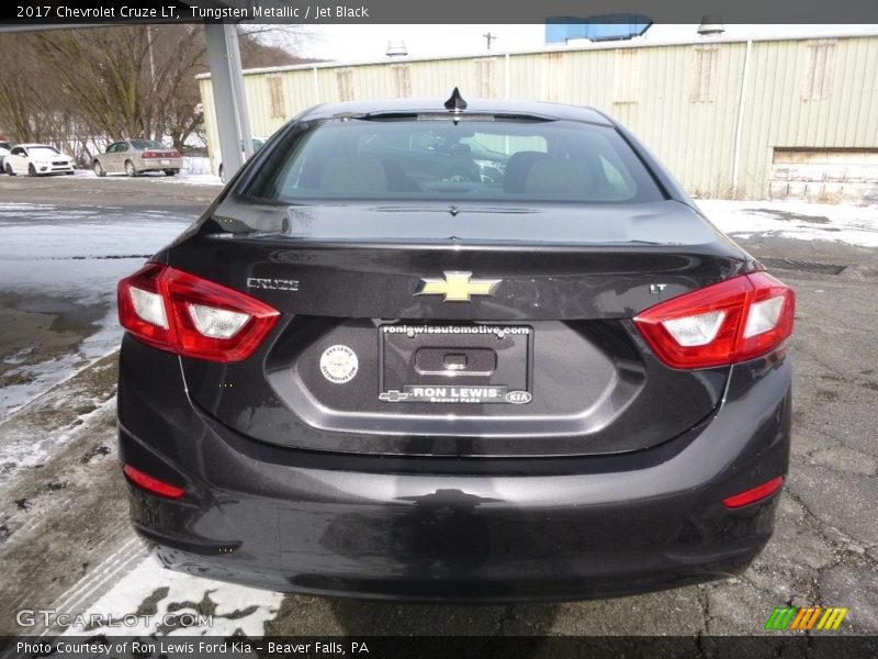Tungsten Metallic / Jet Black 2017 Chevrolet Cruze LT
