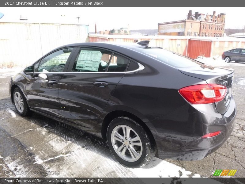 Tungsten Metallic / Jet Black 2017 Chevrolet Cruze LT