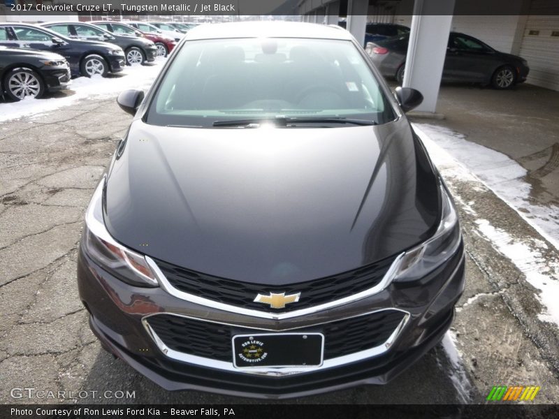 Tungsten Metallic / Jet Black 2017 Chevrolet Cruze LT